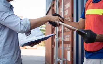 The Ultimate Guide to Choosing a Freight Broker in 2023